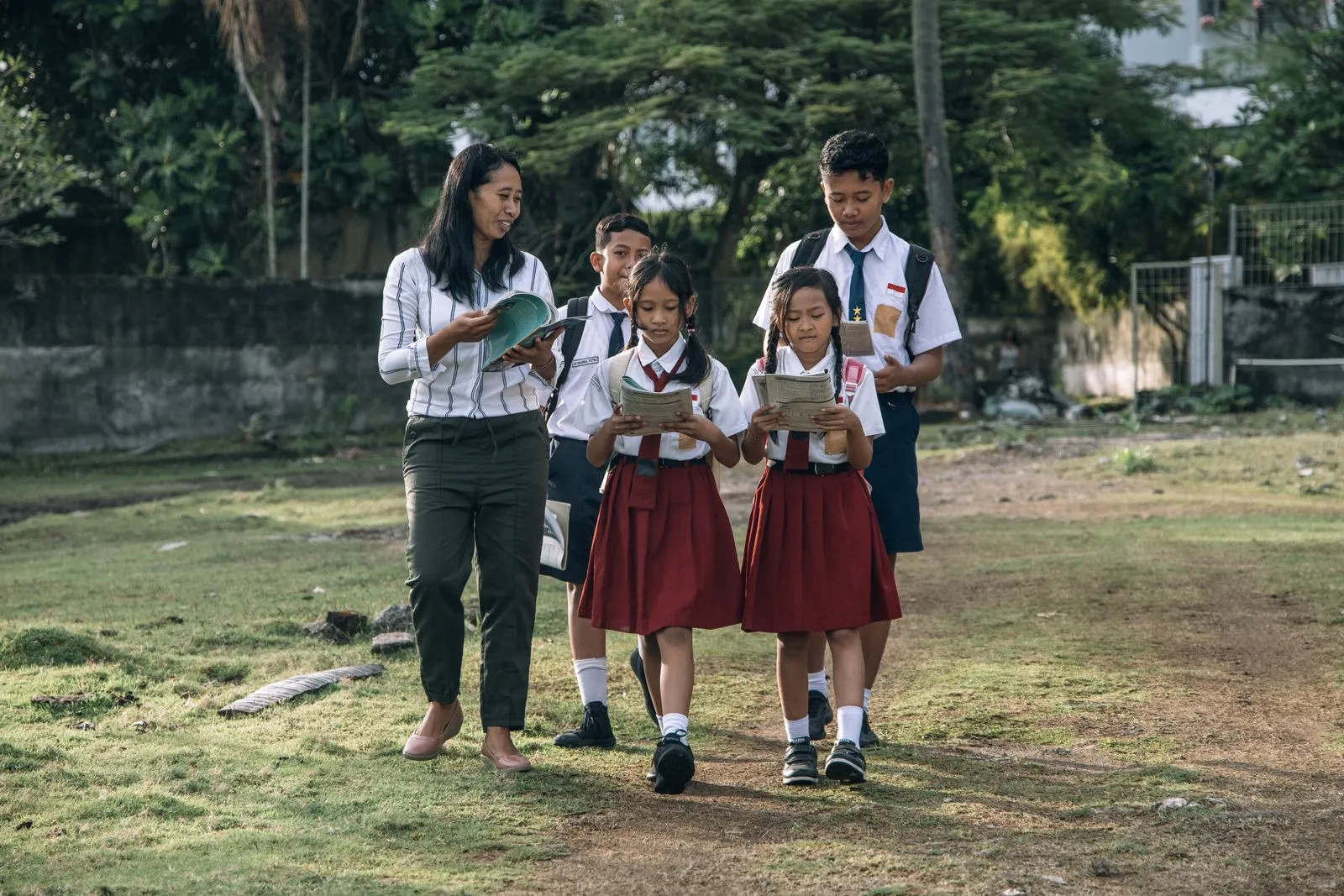 How to Build a School Uniform Wardrobe